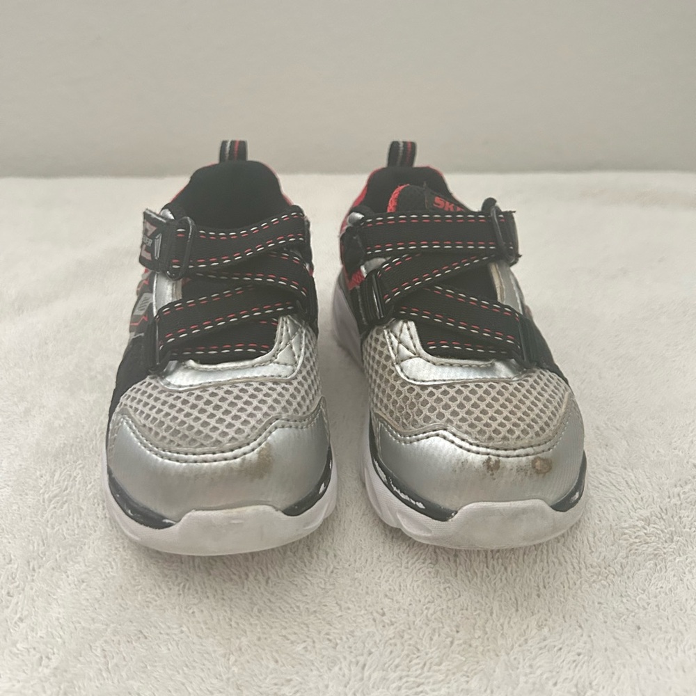 Skechers Kids Shoes Black and Silver Athletic Sneakers,Size 7 Toddler,Preowned
